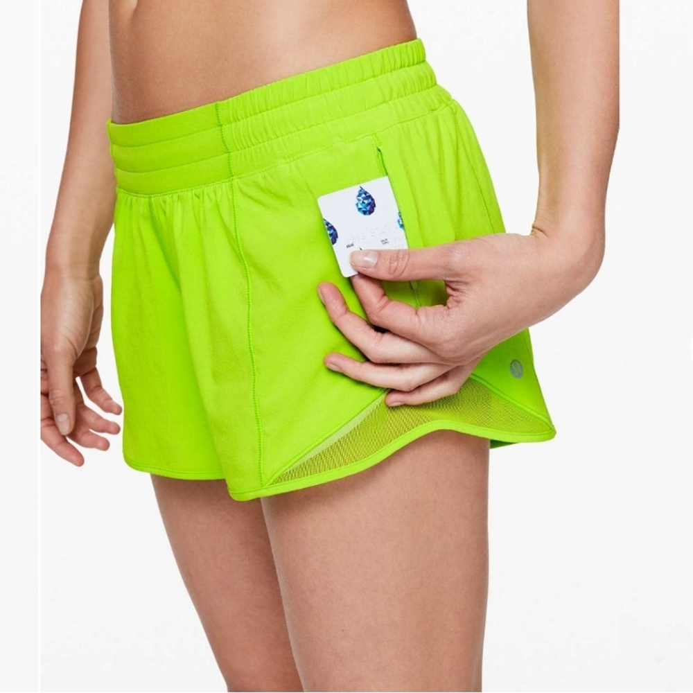 🍋Like New Lululemon Hotty Hot Short II *Long 4"